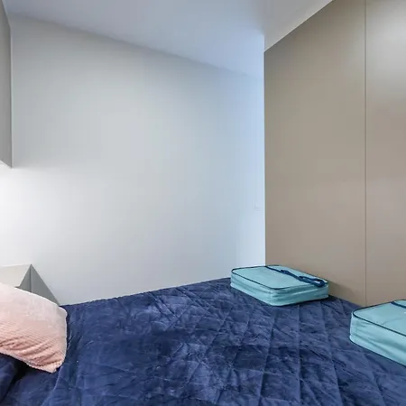 Lecomte - Beachfront Seaview 196 Oostende