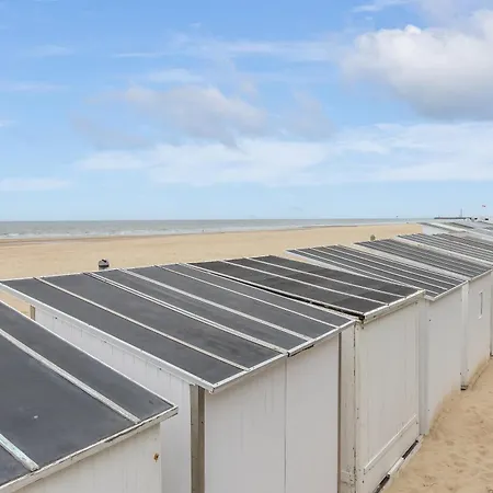 Lecomte - Beachfront Seaview 196 * Oostende