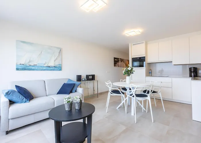 Lecomte - Beachfront Seaview 196 * 奥斯滕德