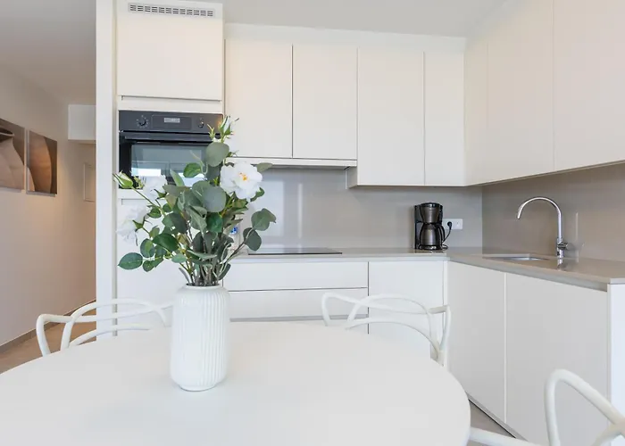 Lecomte - Beachfront Seaview 196 *